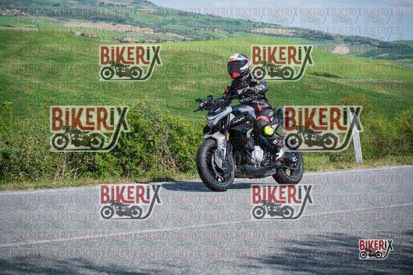 Volterra 11-04-26 h15-03 1022
