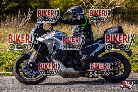 Forca d Acero 12-10-25 h11-09 0402