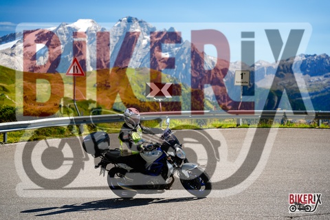 Passo Sella 06-09-25 h14-40 2005