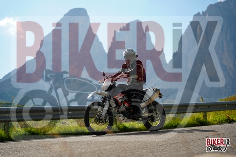 Passo Sella 10-08-25 h17-27 1980