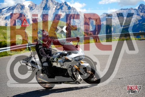 Passo Sella 31-08-25 h15-48 1975