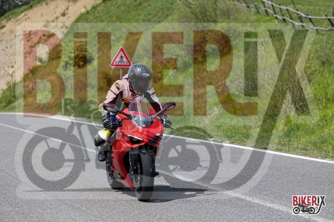 Passo del Giogo 03-05-25 h12-00 0303