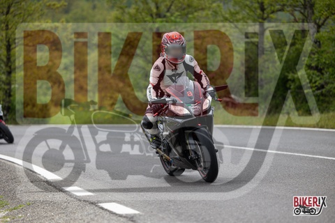 Passo del Giogo 04-05-25 h14-05 0505