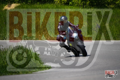 Passo della Futa 01-05-25 h13-23 1975