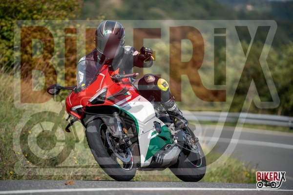 Passo della Futa E 13-09-25 h12-09 2000