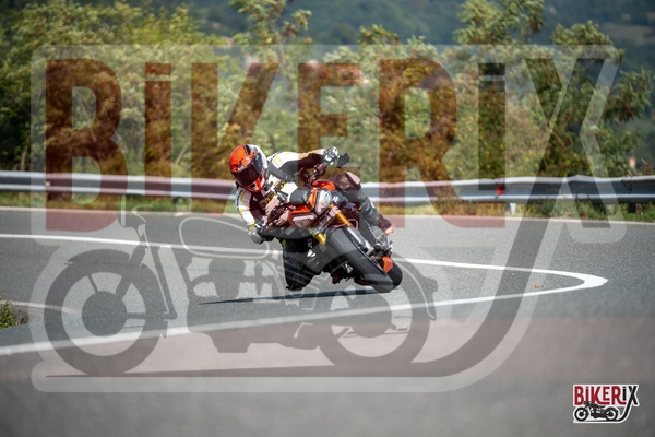 Passo della Futa E 13-09-25 h12-09 2001