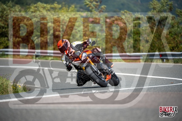 Passo della Futa E 13-09-25 h12-09 2003