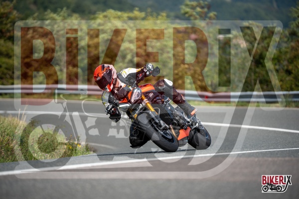 Passo della Futa E 13-09-25 h12-09 2004