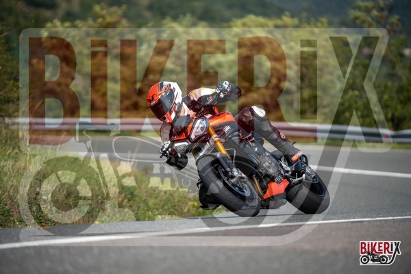 Passo della Futa E 13-09-25 h12-09 2005