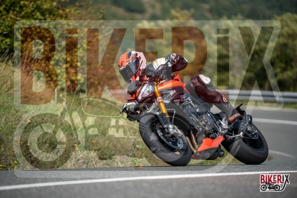 Passo della Futa E 13-09-25 h12-09 2006