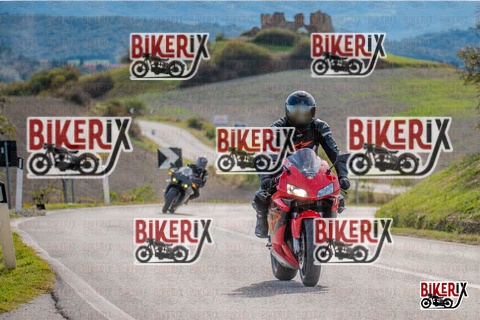 Volterra 19-10-25 h14-43 1832