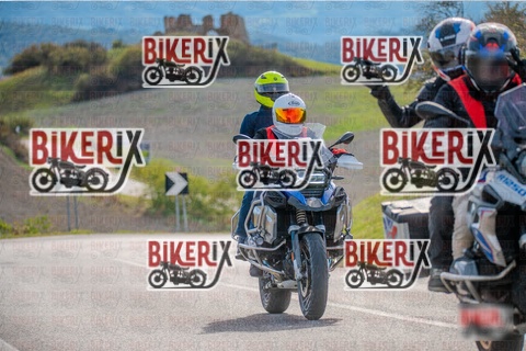 Volterra 19-10-25 h14-44 1852