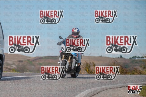 Volterra 19-10-25 h15-02 2033