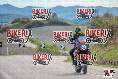 Volterra 19-10-25 h15-08 2105