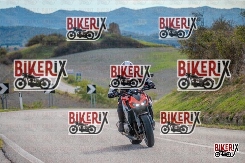 Volterra 19-10-25 h15-09 2127